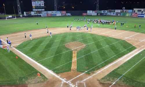 Clinton minor league baseball stadium hosts Williamsburg-Camanche football
