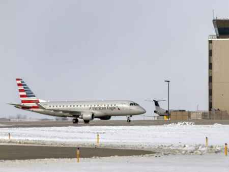 Eastern Iowa Airport’s nonstop flight to Phoenix Sky Harbor to pause in April, resume in…