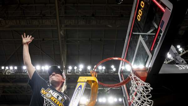 Photos: Iowa defeats LSU to head to Final Four in Cleveland