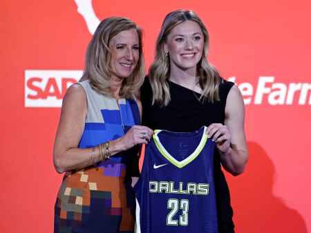 Joens makes early impression on WNBA teammates with work ethic