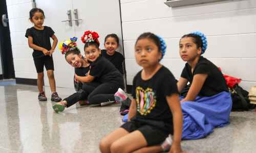 Latino youth form ‘Fuerzas Culturales,’ C.R.’s first Ballet Folklórico group