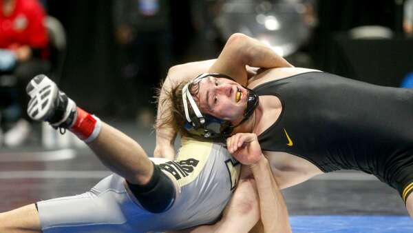NCAA wrestling notes: Hawkeyes rally around Spencer Lee