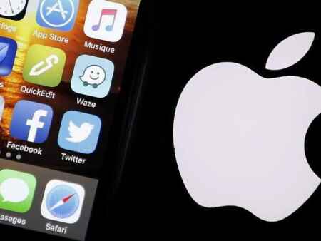 Smaller iPhone expected Monday as Apple counters drop in phone sales
