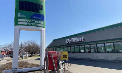 DeliMart stores closing in Iowa City, opening as Casey’s
