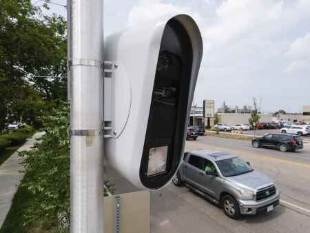 Iowa lawmakers vote to regulate traffic cameras