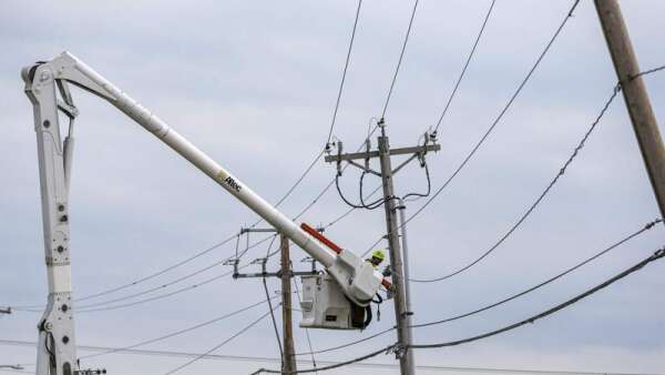 May be 5 to 7 days before power is restored to most of Cedar Rapids,…
