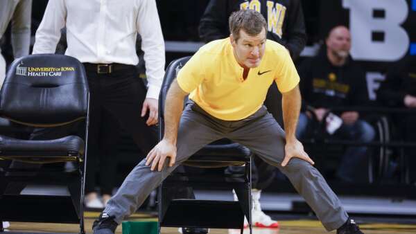 Iowa wrestling notes: Hawkeyes release probable lineup for opener