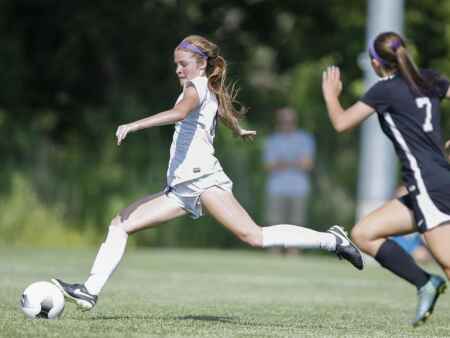Union’s Courtney Powell nets 6 goals in state quarterfinal win over Waverly-Shell Rock