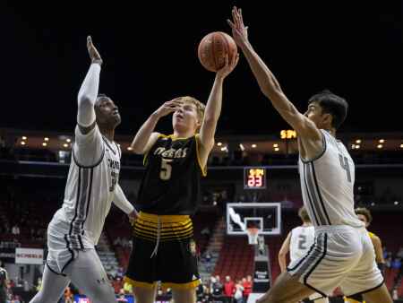 Boys’ state basketball: Monday’s scores, stats and more