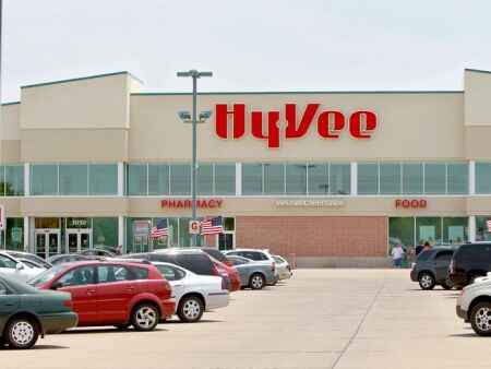 Hy-Vee to open Dollar Fresh store in Vinton