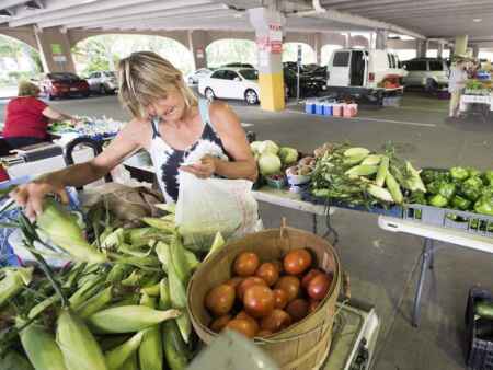 Iowa City cancels Wednesday farmers market for 2022 season
