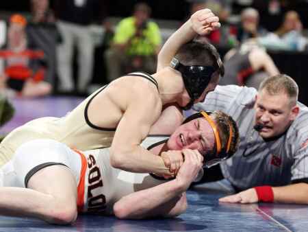 New Hampton downs Solon for Class 2A State Duals title
