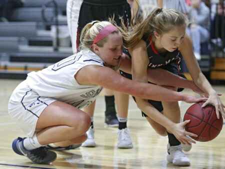 Cedar Rapids Xavier girls bounce back against Linn-Mar