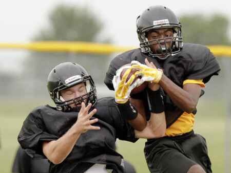 Lone Tree, Iowa Valley the latest schools to go the 8-player football route