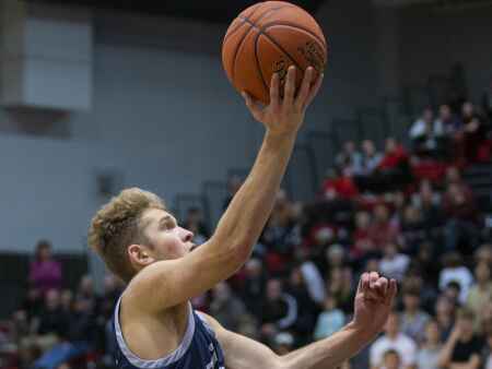 Cedar Rapids Xavier boys’ basketball team goes to break undefeated and ranked No. 1