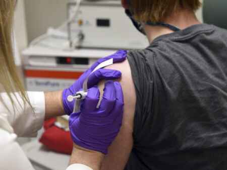 Coronavirus vaccines to arrive as early as next week in Linn County