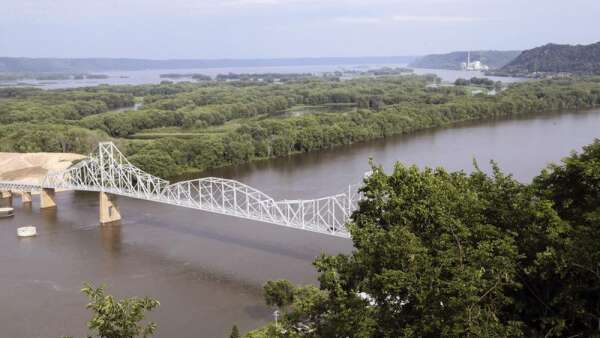 Pumping Mississippi River water West: pipe dream or solution?