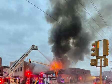 Multiple departments respond to downtown Washington fire