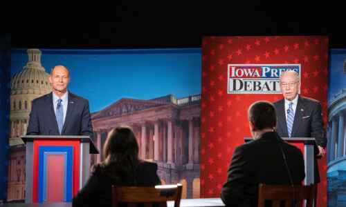Iowa candidates, campaigns make final election push