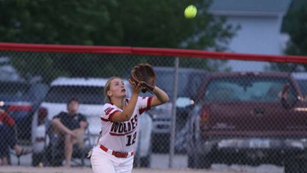 Lady Wolves fall at home
