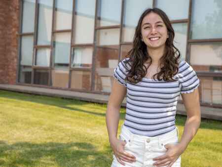 Native Brazilian Heloisa Sader named Regina High valedictorian