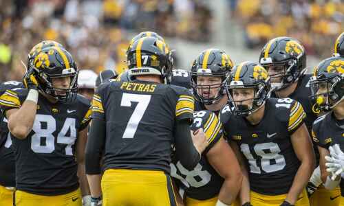 Iowa football rewind: What can Hawkeyes do to revitalize offense?