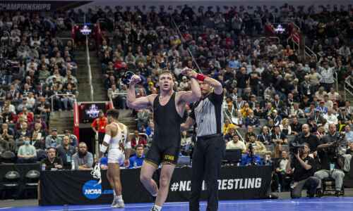 Jacob Warner extends Iowa’s streak of NCAA wrestling finalists