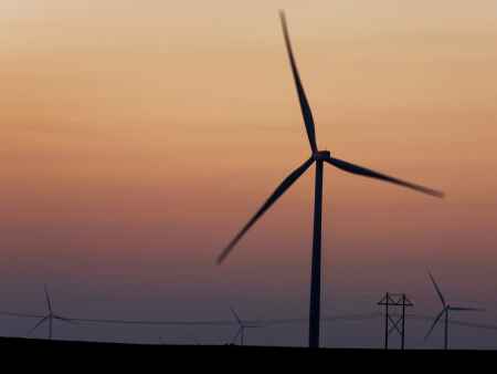 Utility regulators might close investigation into wind turbine disposal