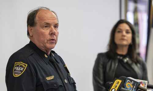 Could C.R. police chief serve as civilian police department head?