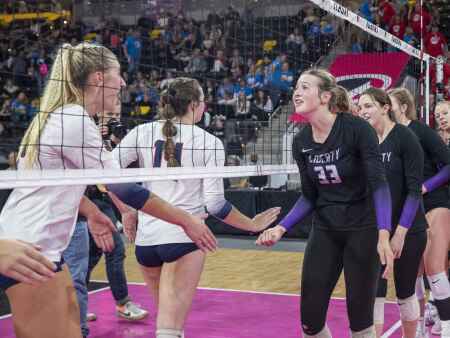 State volleyball photos: Iowa City Liberty vs. Urbandale