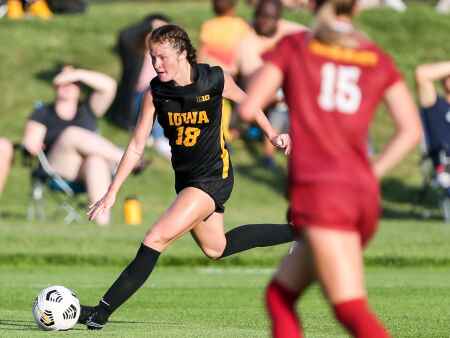 Iowa grad transfer Courtney Powell dedicates season to her father