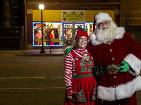 Iowa Santas prepare for socially distanced, virtual visits this pandemic holiday season