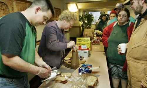 Cedar Rapids church celebrates 25 years of helping the hungry