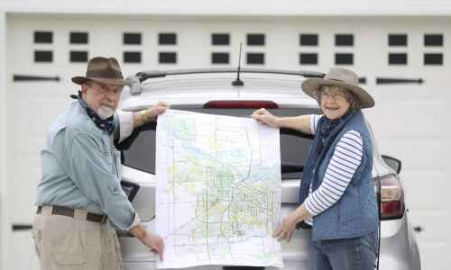Cedar Falls couple takes road trip without leaving town