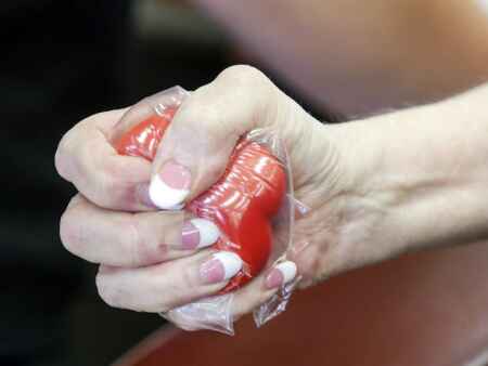 Red Cross hosting holiday blood drive Wednesday in Cedar Rapids