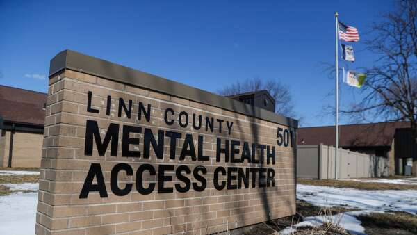 Board backs $2.9M for Linn, Johnson mental health access centers