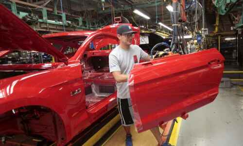 Ford to cut 7,000 jobs