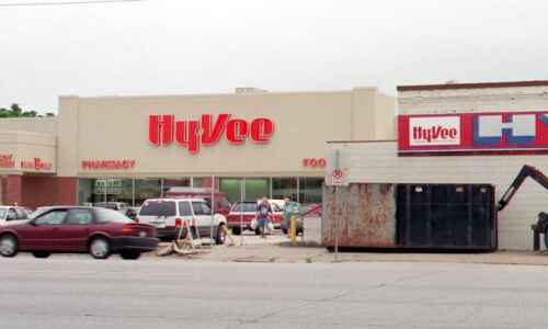 First Avenue Hy-Vee to close, leaving urban grocery gap in Cedar Rapids