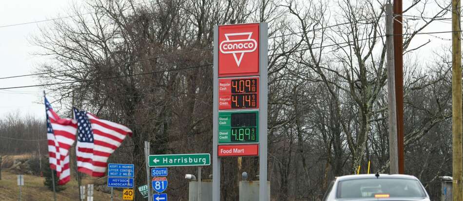 Gas tops $4 per gallon average