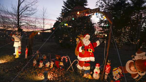 Vinton Christmas tradition glows for last time this holiday season