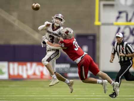 Scores, stats and more from Friday’s Iowa high school state football championships