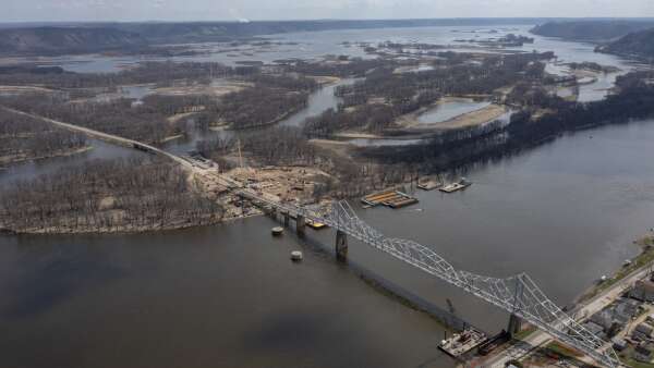Lansing’s Black Hawk Bridge reopens