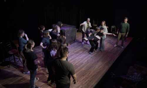 Improv group pairs students with professionals on stage