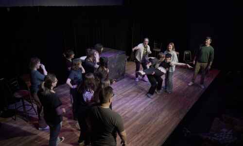 Improv group pairs students with professionals on stage