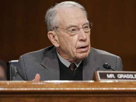 Chuck Grassley backs proposed changes to Iowa’s election laws