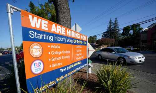 U.S. jobless claims rise to 419,000