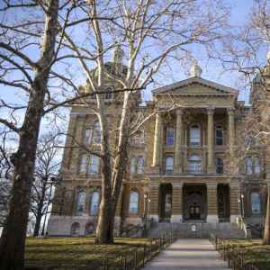 Opinion: Iowa Republicans must drop harmful LGBTQ bills