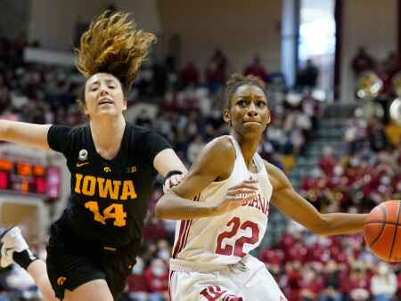 Iowa knocks off No. 5 Indiana on the road