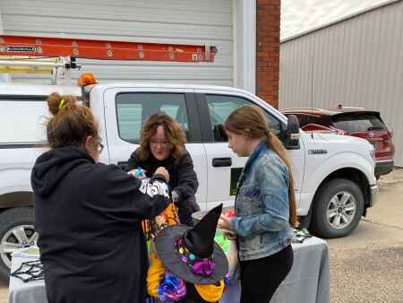 Richland holds Trunk or Treat