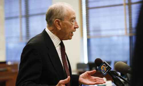 Photos: Grassley in C.R. for hearing on drug abuse issues